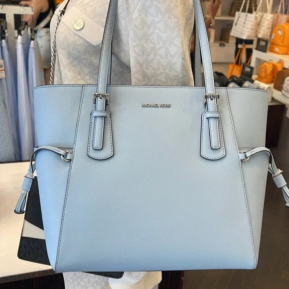 MICHAEL KORS Voyager Large Saffiano Leather EW Tote Shoulder Bag
LIGHT SKY
NWT - Picture 9 of 16